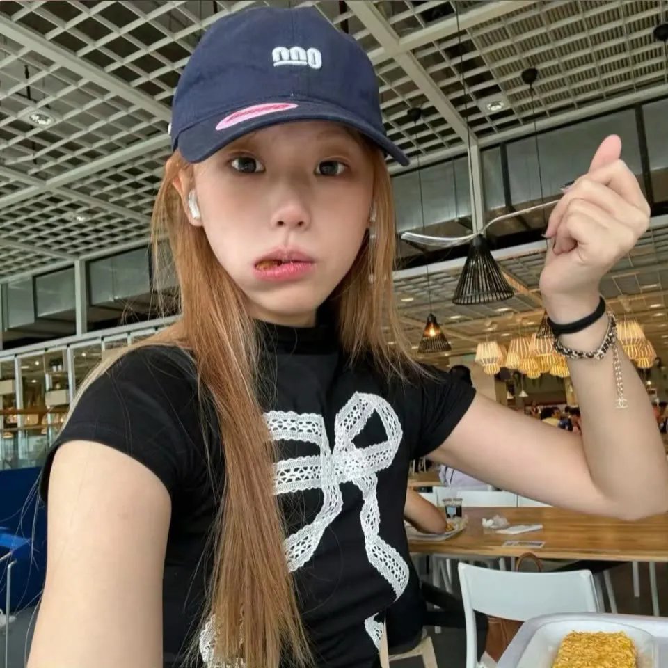 呢喃语页